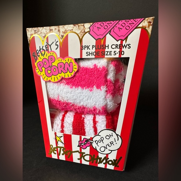♥️🍿♥️ Betsey Johnson 3 pack plushy fluffy crew socks in a popcorn box - Picture 6 of 7